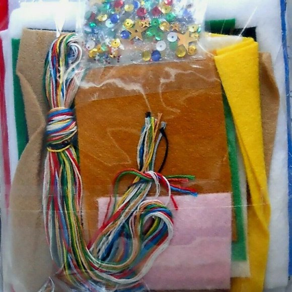 Design Works Felt Policeman Stocking Applique Kit - Picture 3 of 3